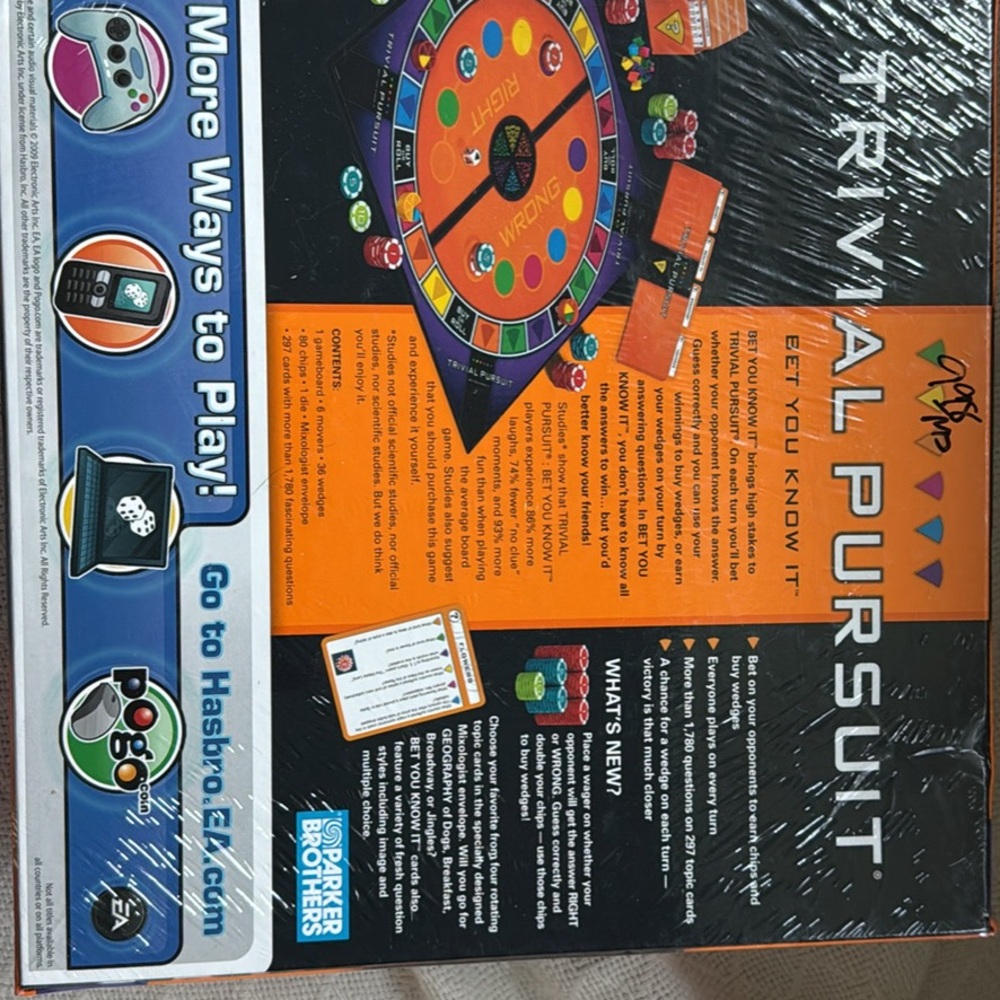 Hasbro Trivial Pursuit Game - new - Picture 2 of 2